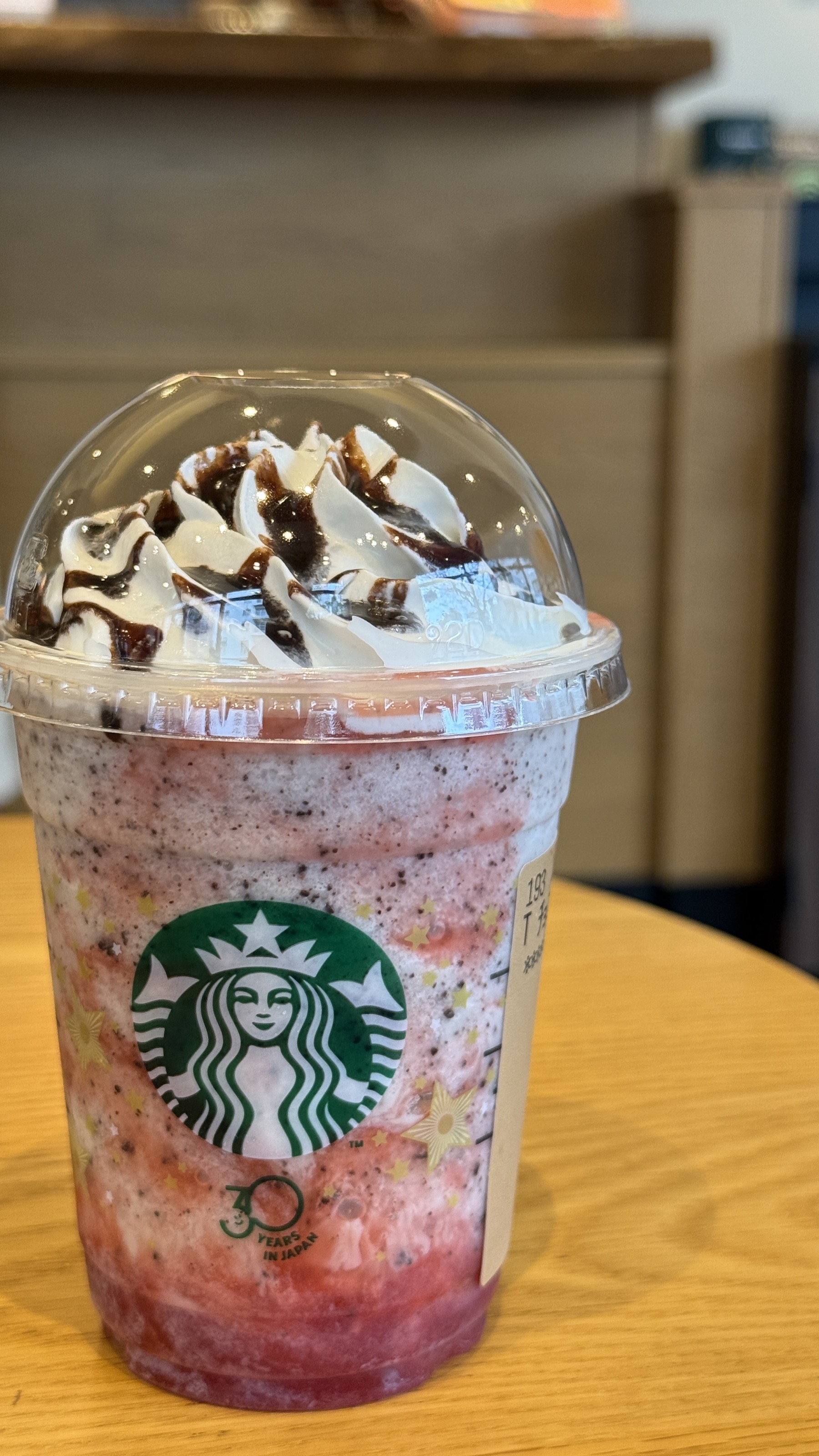 マルヤマクラスのスタバで頼んだイチゴ チョコレート フラペチーノ