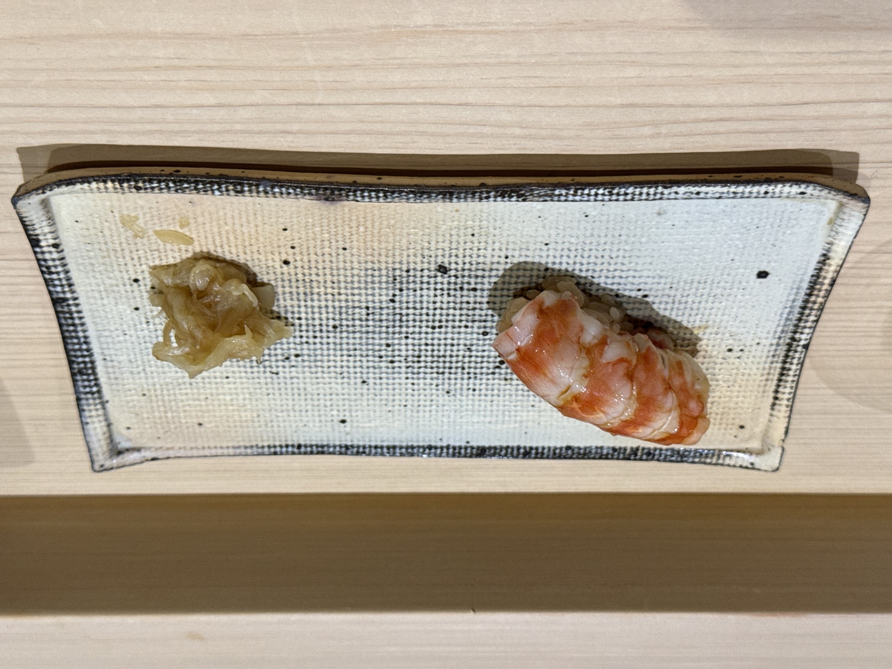 海老の握り。プリッとした食感と甘み、シャリとの相性が抜群